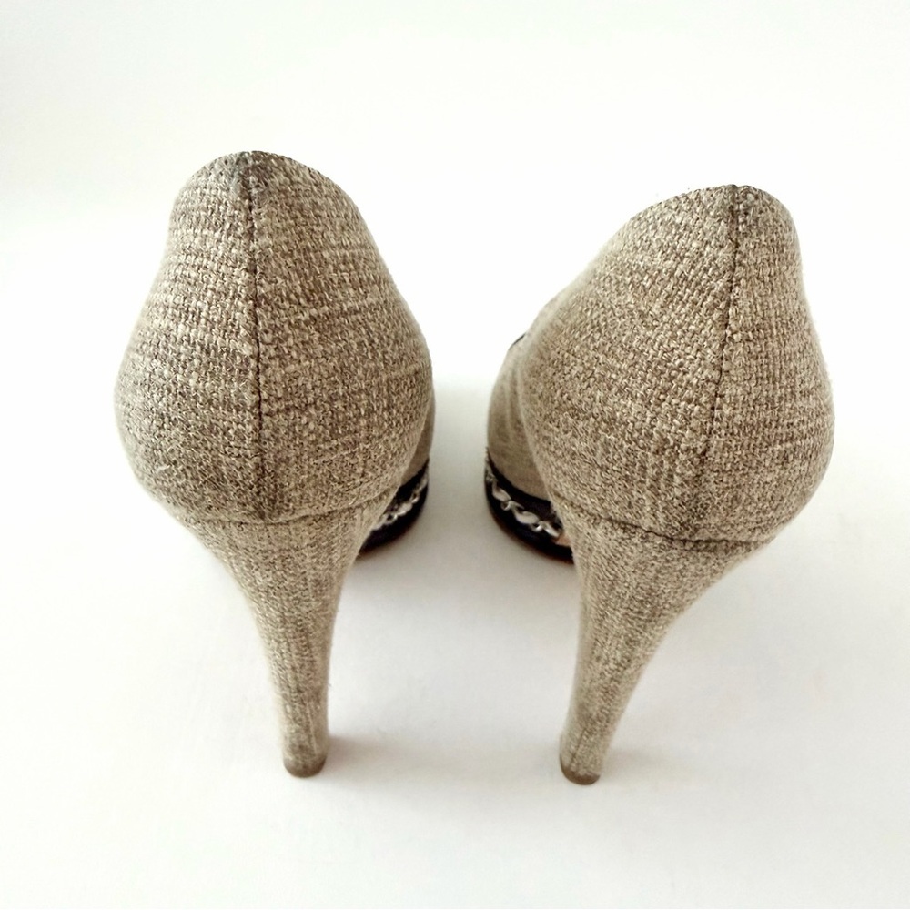 CHANEL | Beige Tweed & Black Cap Toe Platform Pumps with Chain Detail EU 37 - Picture 11 of 16